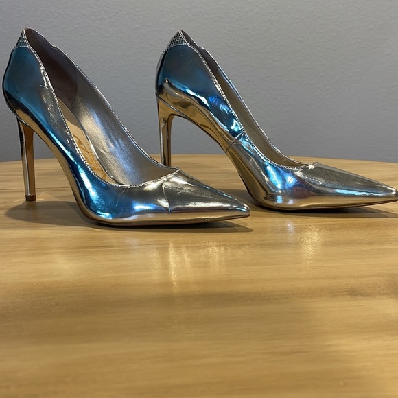 Silver Pumps - Picture 2 of 9